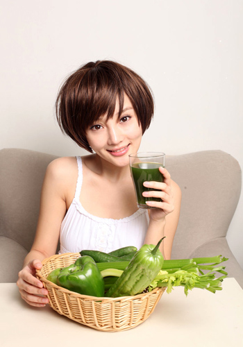 多吃清淡 多喝水